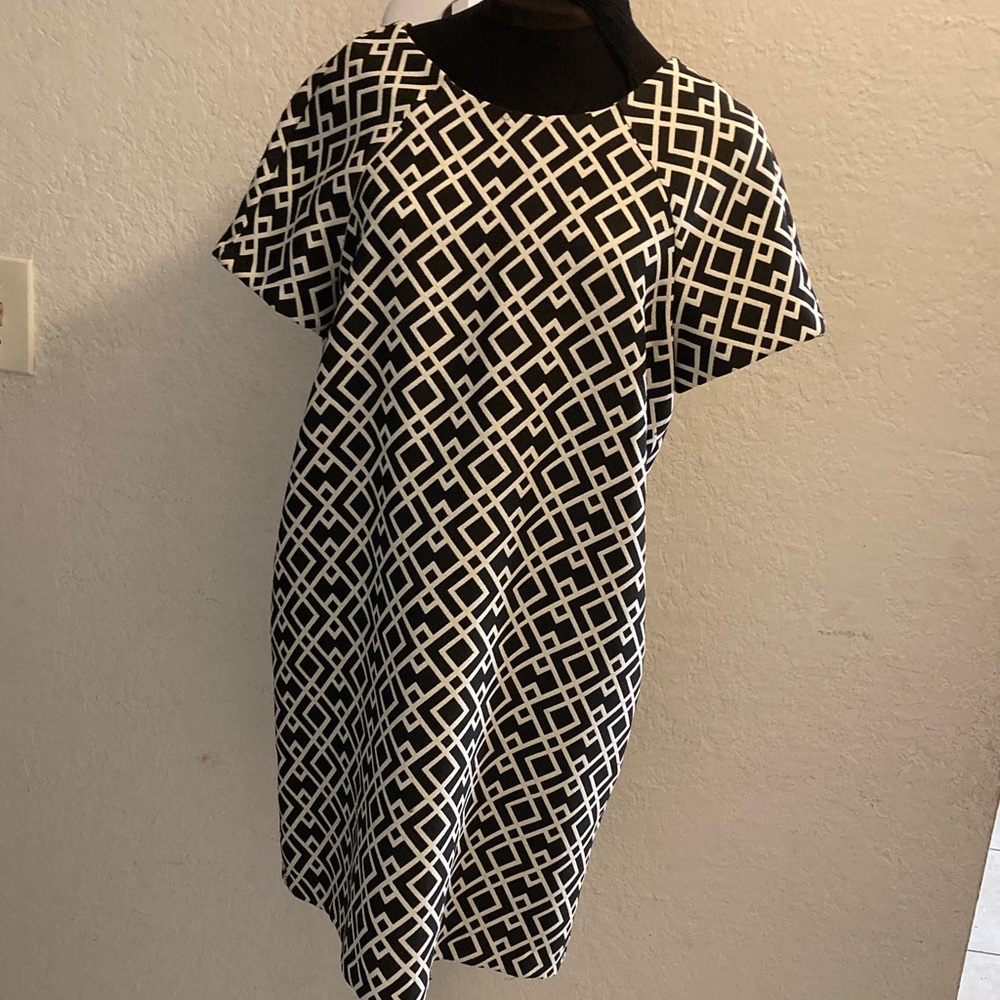 Zara Basic Black & White Knee Length Dress L - image 2